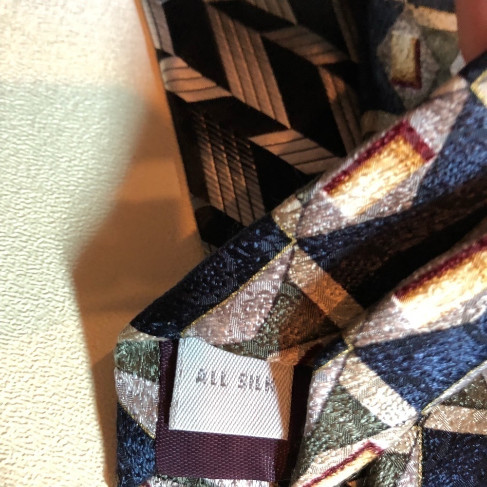 Bundle of 6 PIERRE CARDIN silk neck ties - Picture 5 of 5